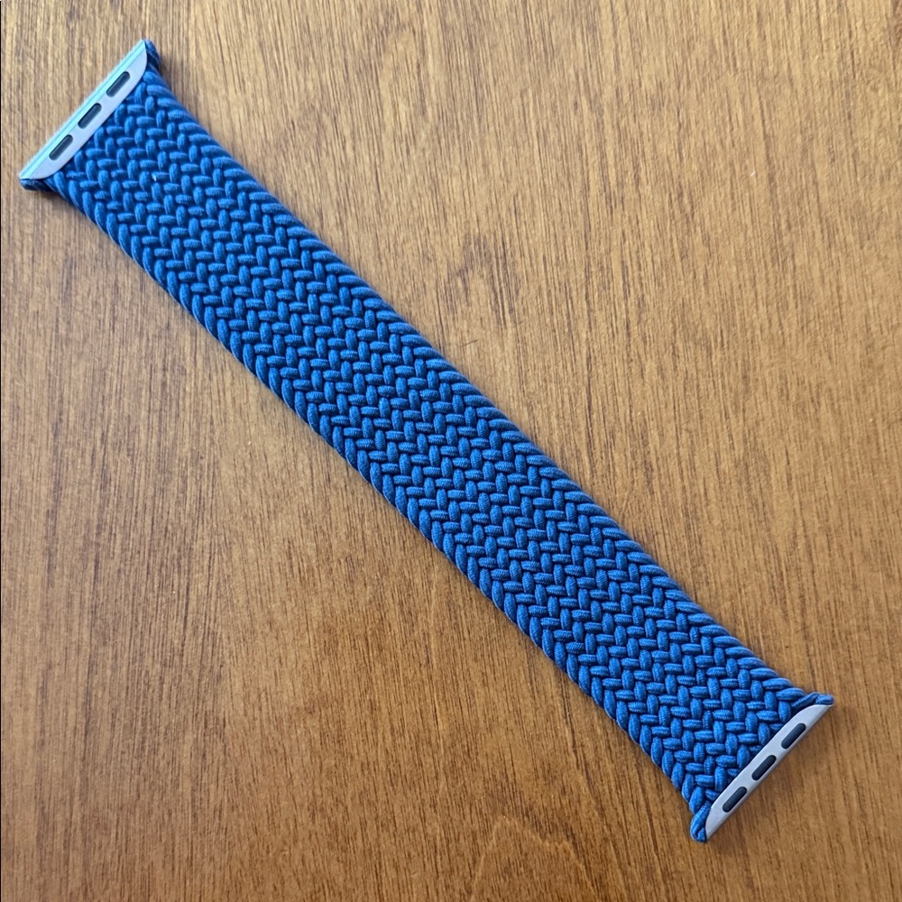 Apple Braided Solo Loop Band